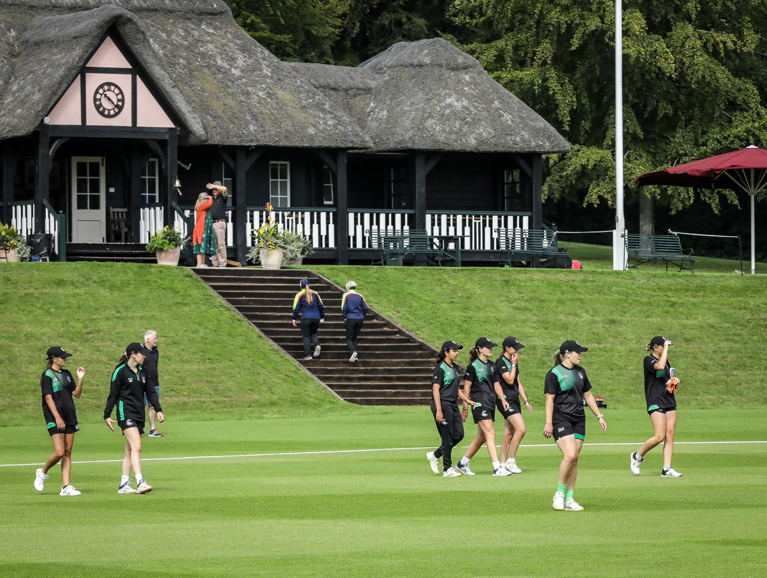 https://berkshirecricket.org/wp-content/uploads/2024/04/rbp_Berkshire-Women_Buckinghamshire-Women_20230817_0008-scaled.jpg