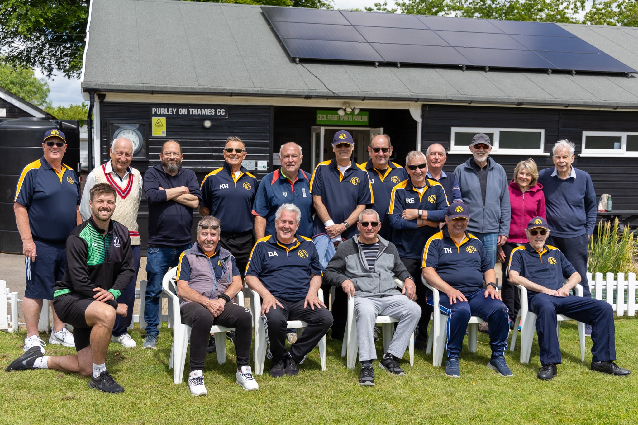 https://berkshirecricket.org/wp-content/uploads/2024/06/Purley-vs-Holyport-group-photo.jpg